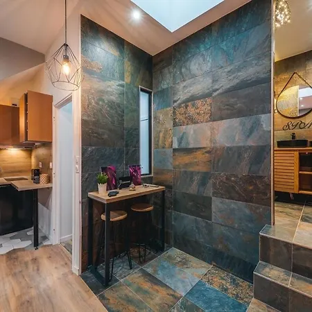 Cachette Secrete Apartment *